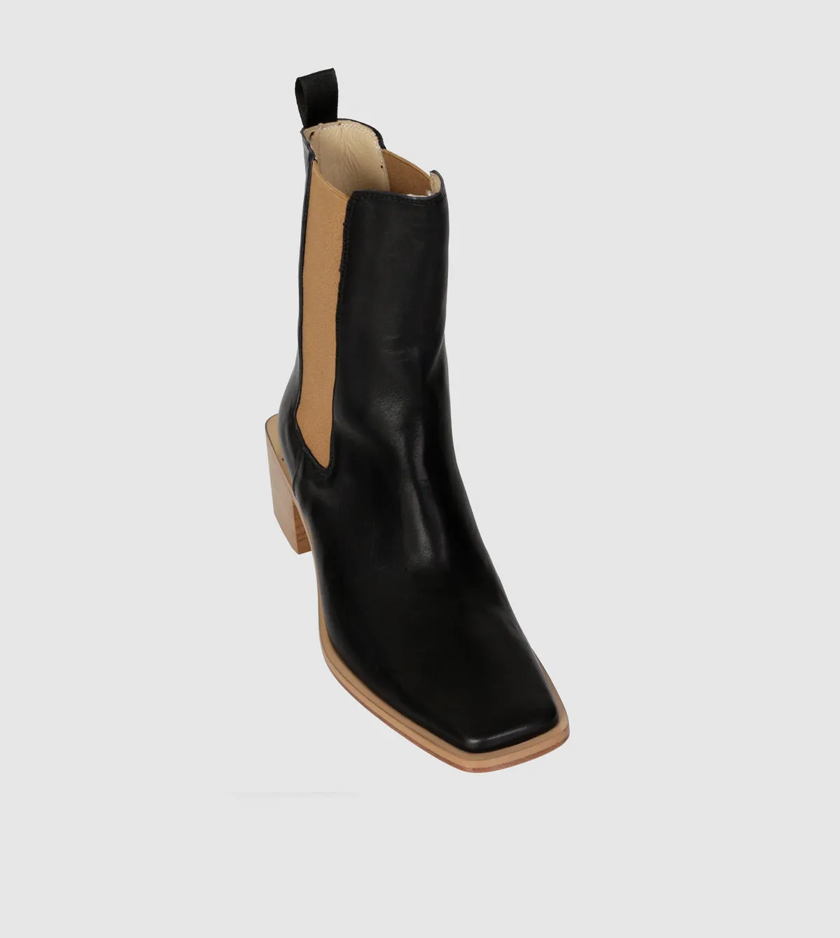 Arolie Chelsea Boots by Beau Coops
