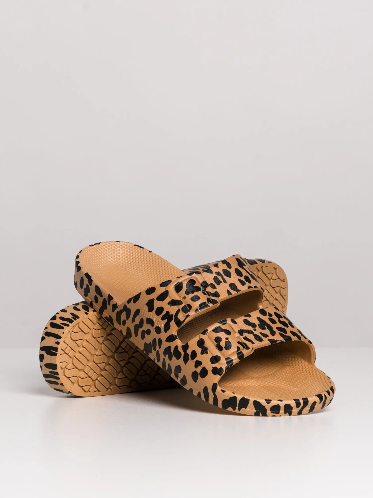 WOMENS FREEDOM MOSES FREEDOM LEO SANDAL - CLEARANCE